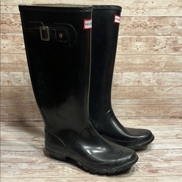 COPY - Hunter Huntress Gloss Black Winter & Rain Boots - Picture 1 of 11